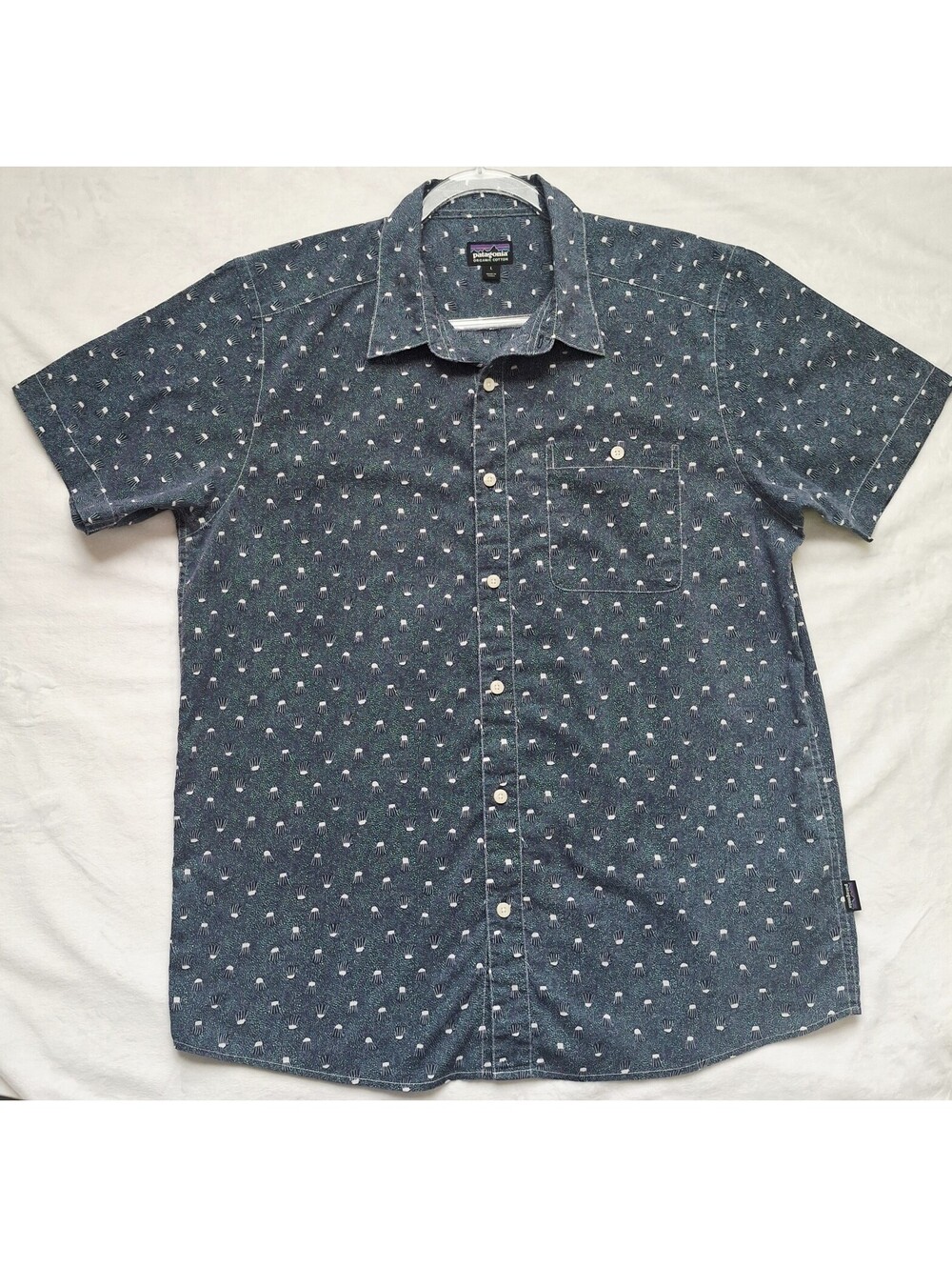 Patagonia Go To  Blue/White Print  Cotton Short Sleeve Shirt Men's L